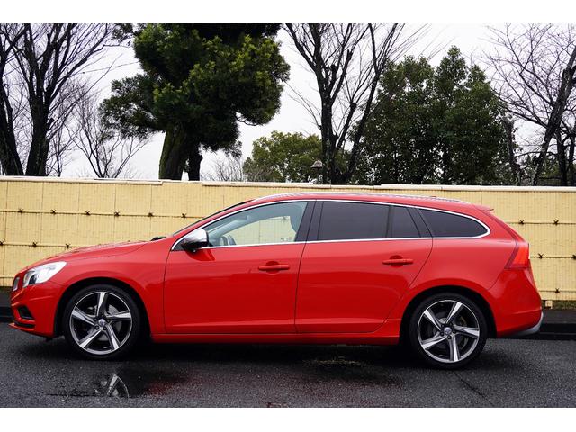 Ｖ６０ Ｔ４　Ｒデザイン　特別仕様車／ポールスターパフォーマンスＰＫＧ／黒革シート／専用エクステリア／専用１８ＡＷ／純正ナビ／ＴＶ／Ｂカメラ／Ｂｌｕｅｔｏｏｔｈ／ＥＴＣ／キーレスエントリー／プシュスタート／オートエアコン／（67枚目）