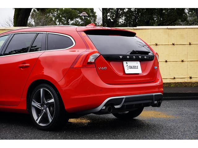 Ｖ６０ Ｔ４　Ｒデザイン　特別仕様車／ポールスターパフォーマンスＰＫＧ／黒革シート／専用エクステリア／専用１８ＡＷ／純正ナビ／ＴＶ／Ｂカメラ／Ｂｌｕｅｔｏｏｔｈ／ＥＴＣ／キーレスエントリー／プシュスタート／オートエアコン／（78枚目）