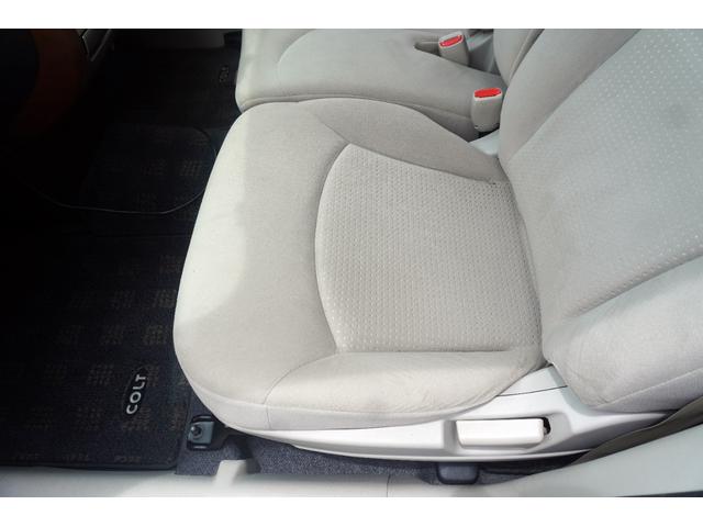 コルトプラス ベリー　車検整備付き／社外ナビタイ民チェーン／ＴＶ／／Ｂｌｕｅｔｏｏｔｈ／ＥＴＣ／オートエアコン／タイミングチェーン／キーレスエントリー／ベンチシート／（18枚目）