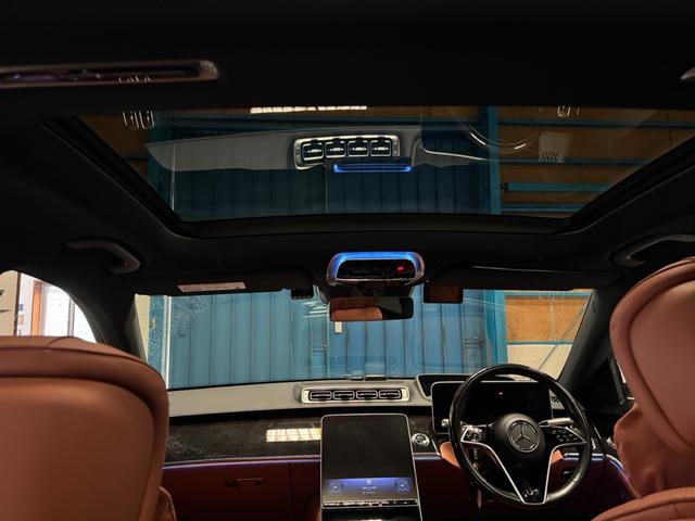Ｓクラス Ｓ５００　４マチック　ＡＭＧラインパッケージ　茶本革シート　禁煙　パノラマＳＲ　クルーズコントロール　全方位カメラ　地デジ　パワーシート　４ＷＤ　シートエアコン　シートヒーター　ＬＥＤヘッドライト　ＥＴＣ　　Ｂｌｕｅｔｏｏｔｈ接続（22枚目）