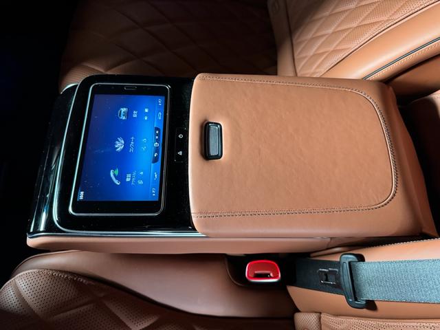 Ｓクラス Ｓ５００　４マチック　ＡＭＧラインパッケージ　茶本革シート　禁煙　パノラマＳＲ　クルーズコントロール　全方位カメラ　地デジ　パワーシート　４ＷＤ　シートエアコン　シートヒーター　ＬＥＤヘッドライト　ＥＴＣ　　Ｂｌｕｅｔｏｏｔｈ接続（39枚目）