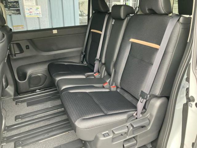 セレナ ｅパワーハイウェイスターＶ　純正　１２．３インチ　メモリーナビ／フリップダウンモニター　純正　１１インチ／インテリジェントルームミラー／エマージェンシーブレーキ／ハンズフリー両側電動スライドドア／シートヒーター　前席　禁煙車（8枚目）