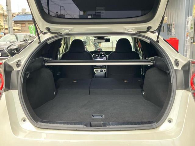 プリウス Ｓセーフティプラス　新品タイヤ／純正　メモリーナビ／トヨタセーフティセンス／車線逸脱防止支援システム／ドライブレコーダー　社外／ヘッドランプ　ＬＥＤ／Ｂｌｕｅｔｏｏｔｈ接続／ＥＴＣ／ＥＢＤ付ＡＢＳ／横滑り防止装置（19枚目）
