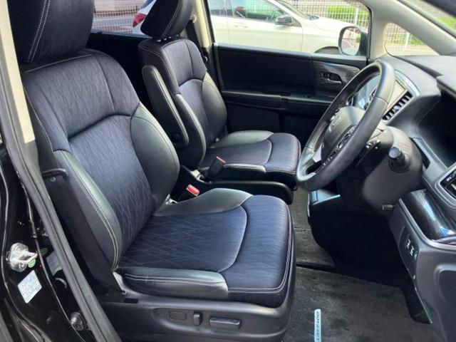 オデッセイ アブソルート・２０ｔｈアニバーサリー　保証書／純正　８インチ　ＳＤナビ／フリップダウンモニター　純正　１１インチ／ホンダセンシング／両側電動スライドドア／車線逸脱防止支援システム／シート　ハーフレザー　衝突被害軽減システム　バックカメラ（4枚目）