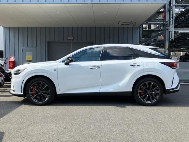 RX 4WD RX350Fスポーツ パノラマルーフ/保証書/ディスプレイオーディオ+ナビ14インチ/デジタルインナーミラー/プリクラッシュセーフティ/エアーシート 前席/全方位モニター/車線逸脱防止支援システム 革シート サンルーフ(2枚目)