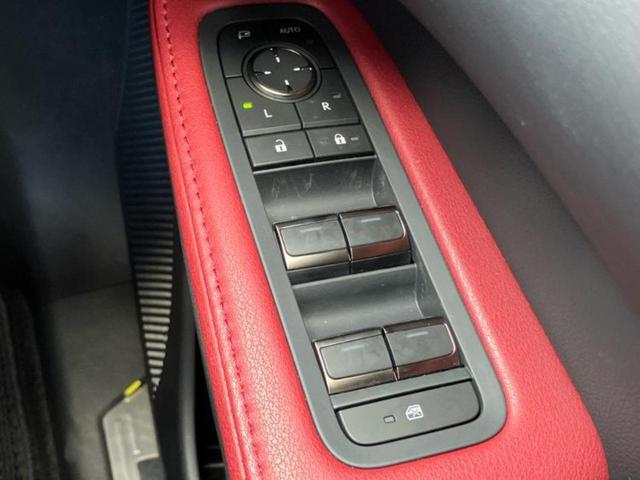 RX 4WD RX350Fスポーツ パノラマルーフ/保証書/ディスプレイオーディオ+ナビ14インチ/デジタルインナーミラー/プリクラッシュセーフティ/エアーシート 前席/全方位モニター/車線逸脱防止支援システム 革シート サンルーフ(29枚目)