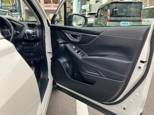 フォレスター 4WDアドバンス 新品タイヤ/保証書/純正 8インチ SDナビ/フリップダウンモニター 純正 10.1インチ/デジタルインナーミラー/アイサイト/シートヒーター 前席/車線逸脱防止支援システム/シート 合皮 電動シート(21枚目)