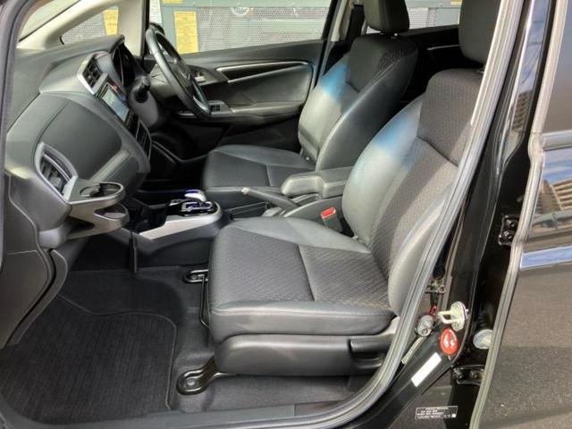 フィットハイブリッド ハイブリッド・Ｌパッケージ　保証書／純正　ＳＤナビ／シート　ハーフレザー／パーキングアシスト　バックガイド／ドライブレコーダー　前後／ヘッドランプ　ＬＥＤ／ＵＳＢジャック／Ｂｌｕｅｔｏｏｔｈ接続／ＥＴＣ　バックカメラ　ＤＶＤ再生（6枚目）