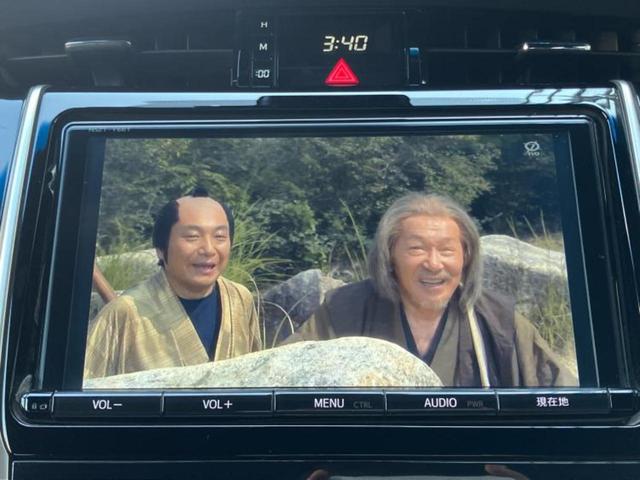 ハリアー プレミアム　保証書／純正　９インチ　ＳＤナビ／トヨタセーフティセンス／車線逸脱防止支援システム／シート　ハーフレザー／電動バックドア／ドライブレコーダー　社外／ヘッドランプ　ＬＥＤ／Ｂｌｕｅｔｏｏｔｈ接続　ＥＴＣ（12枚目）