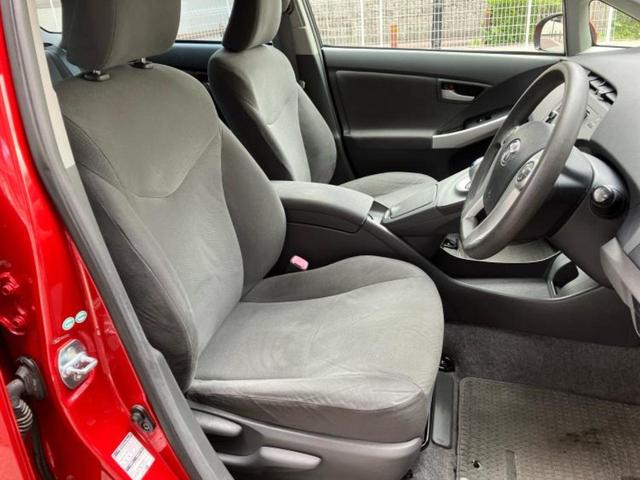 プリウス S 保証書/社外 SDナビ/ETC/EBD付ABS/横滑り防止装置/アイドリングストップ/ワンセグTV/DVD/エアバッグ 運転席/エアバッグ 助手席/エアバッグ サイド ワンオーナー DVD再生(4枚目)