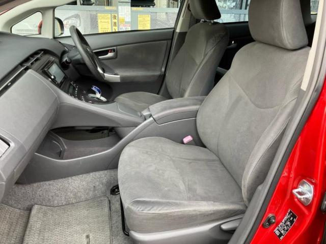 プリウス S 保証書/社外 SDナビ/ETC/EBD付ABS/横滑り防止装置/アイドリングストップ/ワンセグTV/DVD/エアバッグ 運転席/エアバッグ 助手席/エアバッグ サイド ワンオーナー DVD再生(6枚目)