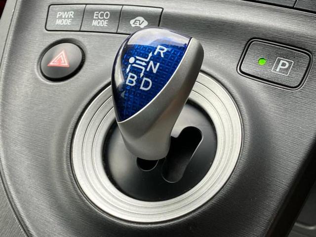 プリウス S 保証書/社外 SDナビ/ETC/EBD付ABS/横滑り防止装置/アイドリングストップ/ワンセグTV/DVD/エアバッグ 運転席/エアバッグ 助手席/エアバッグ サイド ワンオーナー DVD再生(17枚目)