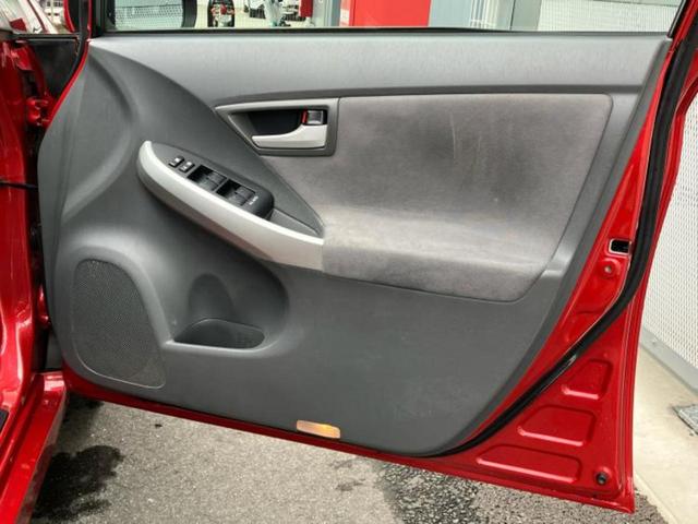 プリウス S 保証書/社外 SDナビ/ETC/EBD付ABS/横滑り防止装置/アイドリングストップ/ワンセグTV/DVD/エアバッグ 運転席/エアバッグ 助手席/エアバッグ サイド ワンオーナー DVD再生(21枚目)