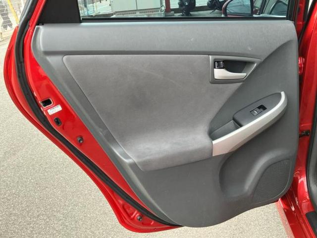 プリウス S 保証書/社外 SDナビ/ETC/EBD付ABS/横滑り防止装置/アイドリングストップ/ワンセグTV/DVD/エアバッグ 運転席/エアバッグ 助手席/エアバッグ サイド ワンオーナー DVD再生(22枚目)