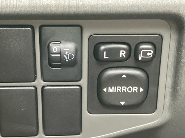 プリウス S 保証書/社外 SDナビ/ETC/EBD付ABS/横滑り防止装置/アイドリングストップ/ワンセグTV/DVD/エアバッグ 運転席/エアバッグ 助手席/エアバッグ サイド ワンオーナー DVD再生(33枚目)