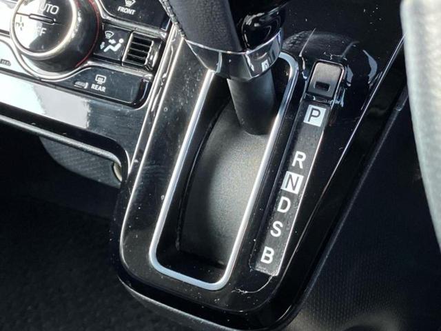 タント カスタムＲＳ　保証書／純正　９インチ　ＳＤナビ／スマートアシスト（トヨタ・ダイハツ）／両側電動スライドドア／シートヒーター　前席／パノラマモニター／車線逸脱防止支援システム／シート　ハーフレザー　全周囲カメラ（18枚目）