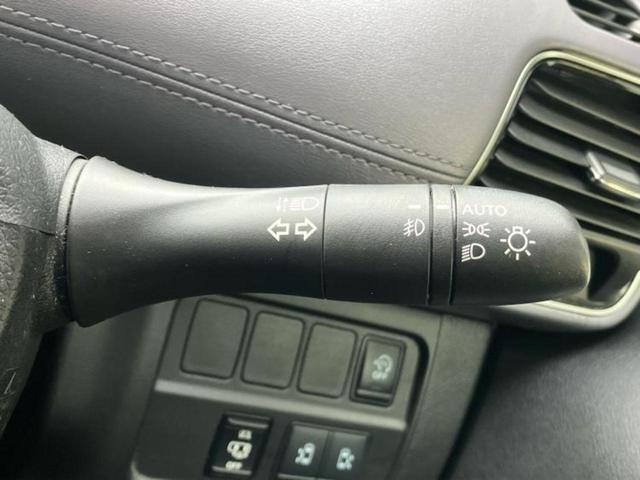 セレナ ハイウェイスターＶ　新品タイヤ／保証書／純正　１０インチ　ＳＤナビ／フリップダウンモニター／エマージェンシーブレーキ／両側電動スライドドア／車線逸脱防止支援システム／パーキングアシスト　バックガイド　衝突被害軽減システム（17枚目）