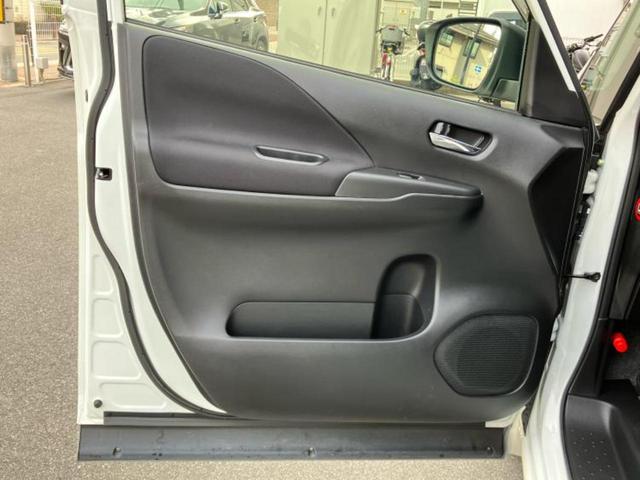 セレナ ハイウェイスターＶ　新品タイヤ／保証書／純正　１０インチ　ＳＤナビ／フリップダウンモニター／エマージェンシーブレーキ／両側電動スライドドア／車線逸脱防止支援システム／パーキングアシスト　バックガイド　衝突被害軽減システム（22枚目）