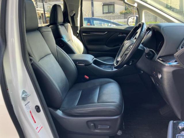 アルファード Ｓ　Ｃパッケージ　新品タイヤ／ツインムーンルーフ／保証書／ディスプレイオーディオ＋ナビ９インチ／フリップダウンモニター　純正　１２．１インチ／デジタルインナーミラー／トヨタセーフティセンス　サンルーフ　両側電動スライド（4枚目）