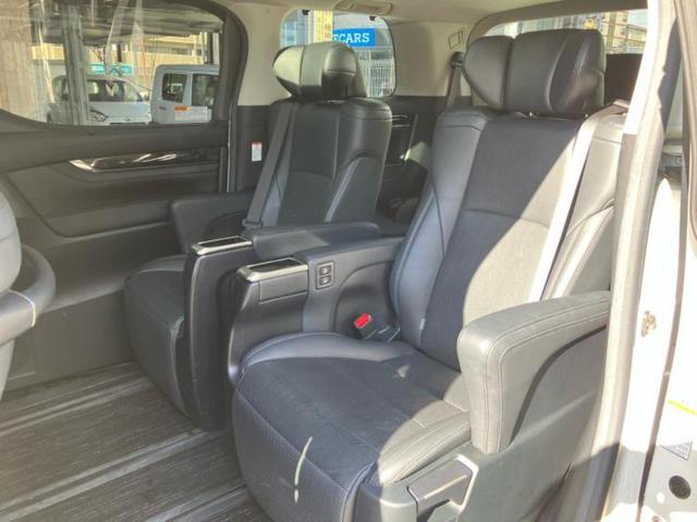 アルファード Ｓ　Ｃパッケージ　新品タイヤ／ツインムーンルーフ／保証書／ディスプレイオーディオ＋ナビ９インチ／フリップダウンモニター　純正　１２．１インチ／デジタルインナーミラー／トヨタセーフティセンス　サンルーフ　両側電動スライド（8枚目）