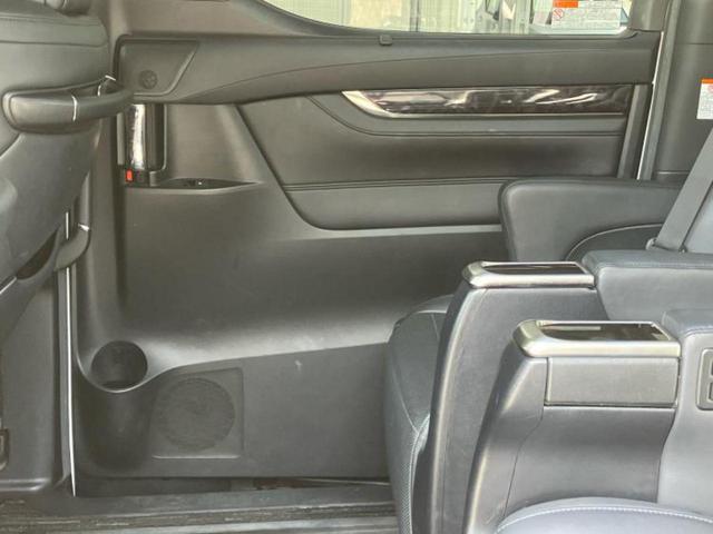 アルファード Ｓ　Ｃパッケージ　新品タイヤ／ツインムーンルーフ／保証書／ディスプレイオーディオ＋ナビ９インチ／フリップダウンモニター　純正　１２．１インチ／デジタルインナーミラー／トヨタセーフティセンス　サンルーフ　両側電動スライド（25枚目）