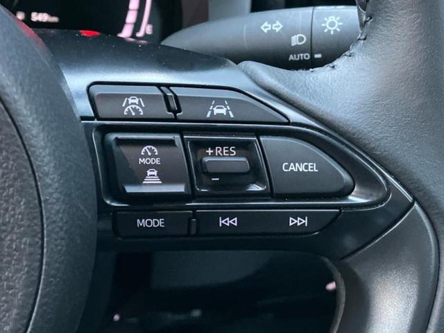 ヤリスクロス ハイブリッドＺ　ディスプレイオーディオ＋ナビ８インチ／トヨタセーフティセンス／シートヒーター　前席／パノラミックビューモニター／車線逸脱防止支援システム／ドライブレコーダー　社外／ヘッドランプ　ＬＥＤ　全周囲カメラ（29枚目）