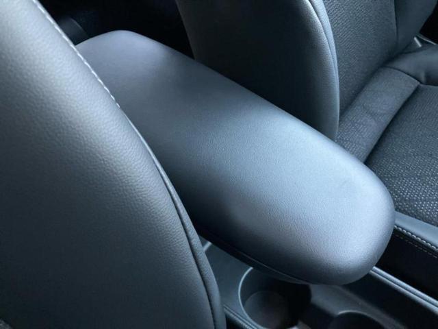 ヤリスクロス ハイブリッドＺ　ディスプレイオーディオ＋ナビ８インチ／トヨタセーフティセンス／シートヒーター　前席／パノラミックビューモニター／車線逸脱防止支援システム／ドライブレコーダー　社外／ヘッドランプ　ＬＥＤ　全周囲カメラ（32枚目）