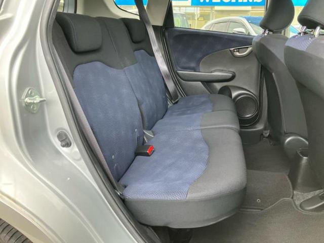 フィット １３Ｇ・スマートセレクション　新品タイヤ／純正　ＳＤナビ／ヘッドランプ　ＨＩＤ／ＥＴＣ／ＥＢＤ付ＡＢＳ／ワンセグＴＶ／ＤＶＤ／エアバッグ　運転席／エアバッグ　助手席／衝突安全ボディ／パワーウインドウ／キーレスエントリー　ＤＶＤ再生（5枚目）
