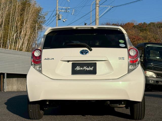 アクア Ｇ　ナビ　ＥＴＣ　キーレス　電動格納ミラー　アイドリングストップ　衝突安全ボディ　横滑り防止システム（6枚目）