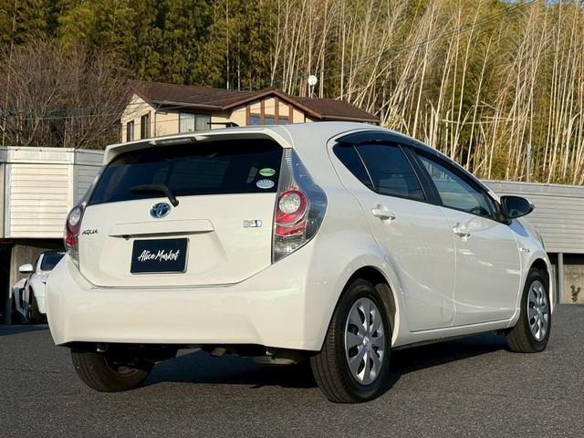 アクア Ｇ　ナビ　ＥＴＣ　キーレス　電動格納ミラー　アイドリングストップ　衝突安全ボディ　横滑り防止システム（7枚目）