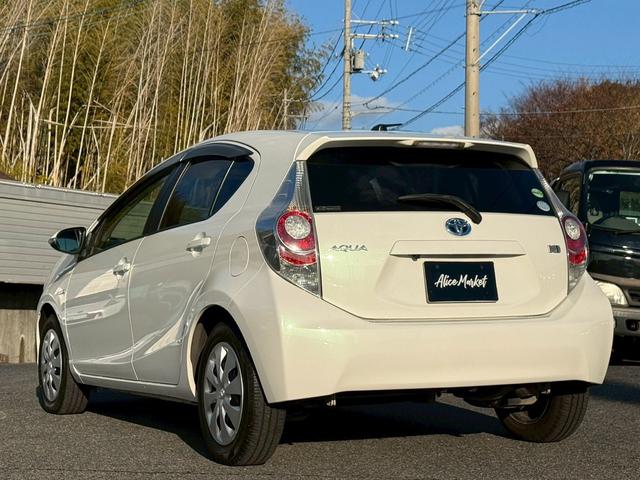 アクア Ｇ　ナビ　ＥＴＣ　キーレス　電動格納ミラー　アイドリングストップ　衝突安全ボディ　横滑り防止システム（11枚目）