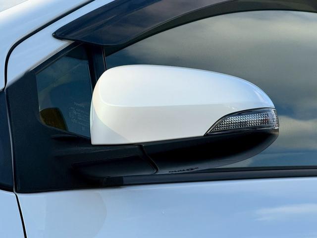 アクア Ｇ　ナビ　ＥＴＣ　キーレス　電動格納ミラー　アイドリングストップ　衝突安全ボディ　横滑り防止システム（15枚目）