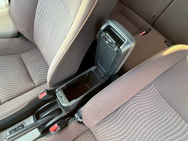 アクア Ｇ　ナビ　ＥＴＣ　キーレス　電動格納ミラー　アイドリングストップ　衝突安全ボディ　横滑り防止システム（36枚目）