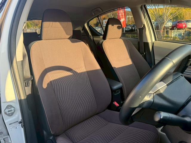 アクア Ｇ　ナビ　ＥＴＣ　キーレス　電動格納ミラー　アイドリングストップ　衝突安全ボディ　横滑り防止システム（41枚目）