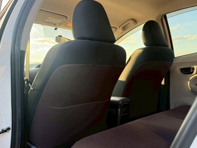 アクア Ｇ　ナビ　ＥＴＣ　キーレス　電動格納ミラー　アイドリングストップ　衝突安全ボディ　横滑り防止システム（42枚目）