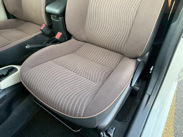 アクア Ｇ　ナビ　ＥＴＣ　キーレス　電動格納ミラー　アイドリングストップ　衝突安全ボディ　横滑り防止システム（44枚目）