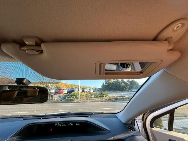 アクア Ｇ　ナビ　ＥＴＣ　キーレス　電動格納ミラー　アイドリングストップ　衝突安全ボディ　横滑り防止システム（60枚目）