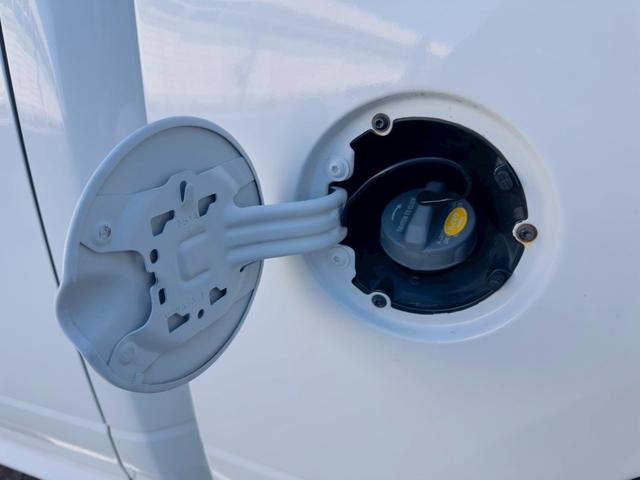 ダッジ・ラム 　４ＷＤ　積載３００ｋｇ　ナビ　サイドステップ　クルーズコントロール　オートライト　オートエアコン　ステアリングスイッチ　フロントフォグライト　トノカバー付き（23枚目）