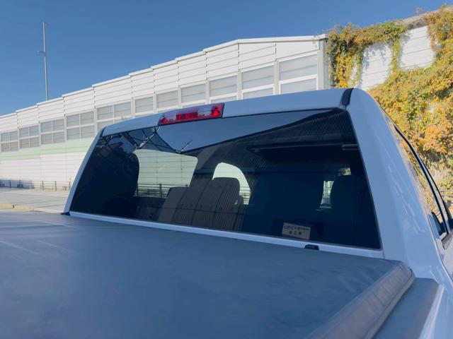 ダッジ・ラム 　４ＷＤ　積載３００ｋｇ　ナビ　サイドステップ　クルーズコントロール　オートライト　オートエアコン　ステアリングスイッチ　フロントフォグライト　トノカバー付き（25枚目）