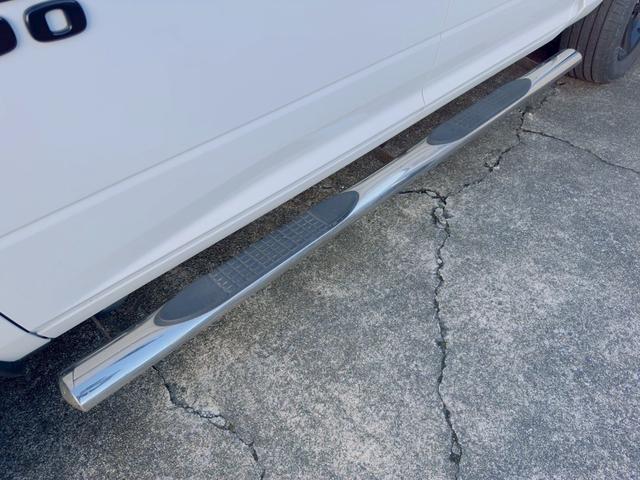 ダッジ・ラム 　４ＷＤ　積載３００ｋｇ　ナビ　サイドステップ　クルーズコントロール　オートライト　オートエアコン　ステアリングスイッチ　フロントフォグライト　トノカバー付き（27枚目）