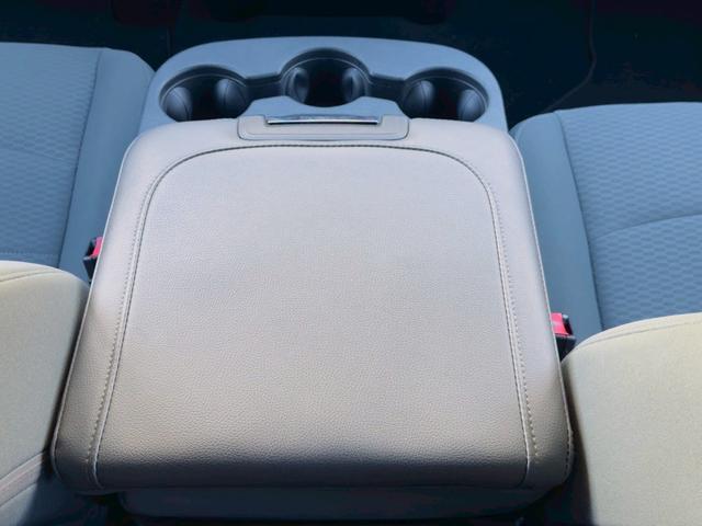 ダッジ・ラム 　４ＷＤ　積載３００ｋｇ　ナビ　サイドステップ　クルーズコントロール　オートライト　オートエアコン　ステアリングスイッチ　フロントフォグライト　トノカバー付き（38枚目）