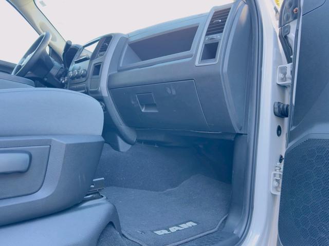ダッジ・ラム 　４ＷＤ　積載３００ｋｇ　ナビ　サイドステップ　クルーズコントロール　オートライト　オートエアコン　ステアリングスイッチ　フロントフォグライト　トノカバー付き（53枚目）