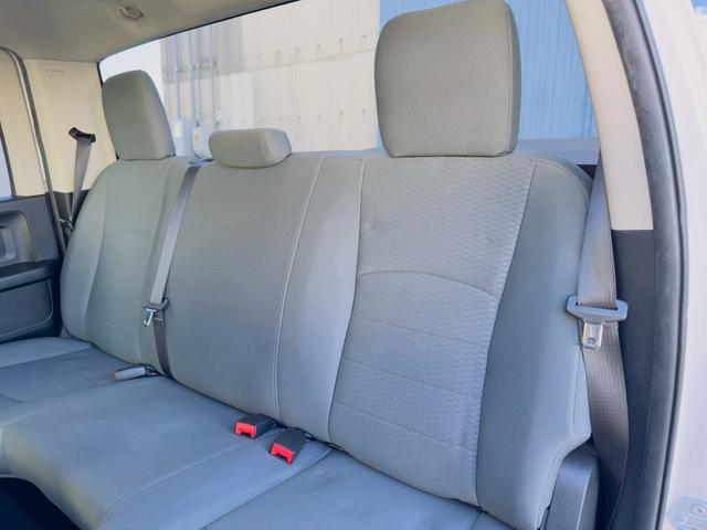 ダッジ・ラム 　４ＷＤ　積載３００ｋｇ　ナビ　サイドステップ　クルーズコントロール　オートライト　オートエアコン　ステアリングスイッチ　フロントフォグライト　トノカバー付き（55枚目）