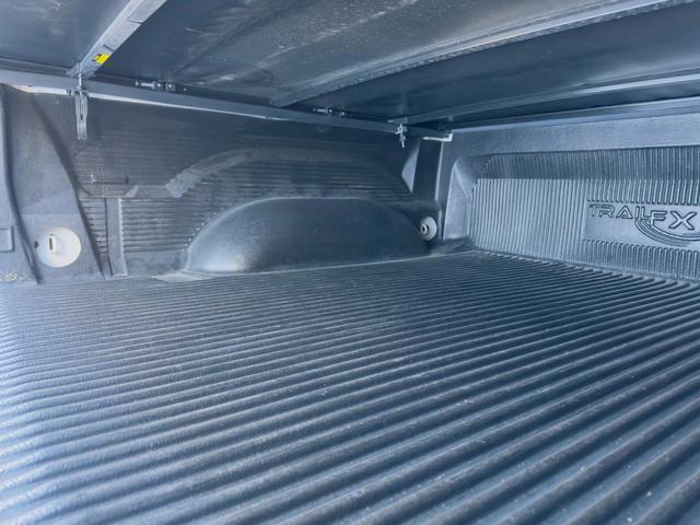 ダッジ・ラム 　４ＷＤ　積載３００ｋｇ　ナビ　サイドステップ　クルーズコントロール　オートライト　オートエアコン　ステアリングスイッチ　フロントフォグライト　トノカバー付き（64枚目）