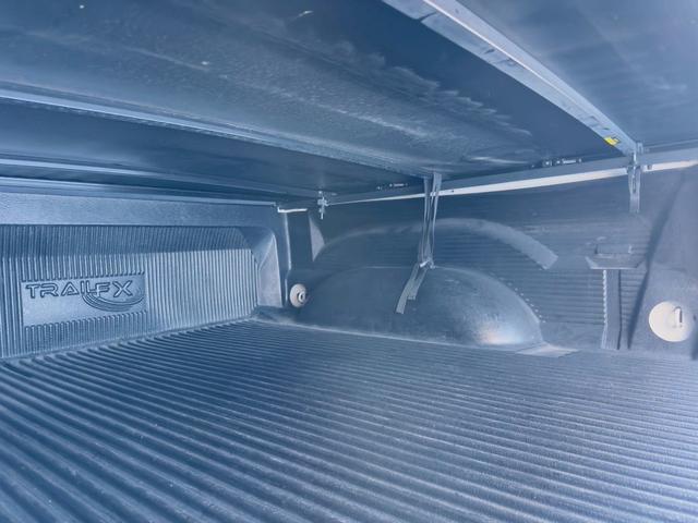 ダッジ・ラム 　４ＷＤ　積載３００ｋｇ　ナビ　サイドステップ　クルーズコントロール　オートライト　オートエアコン　ステアリングスイッチ　フロントフォグライト　トノカバー付き（65枚目）