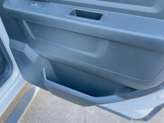 ダッジ・ラム 　４ＷＤ　積載３００ｋｇ　ナビ　サイドステップ　クルーズコントロール　オートライト　オートエアコン　ステアリングスイッチ　フロントフォグライト　トノカバー付き（72枚目）