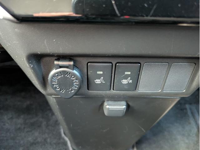 タンク カスタムＧ　両側パワースライド　純正ナビ　ＴＶ　Ｂカメラ　ＬＥＤヘッドライト　シートヒーター　クルコン（33枚目）