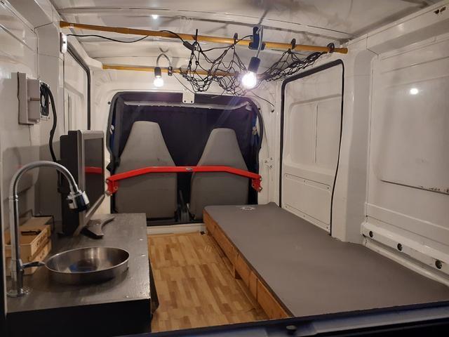 ミニキャブトラック 　４ナンバー　軽キャンピングカー　エアコン　パワステ　ベース車　キッチンカー　パネルバン　ルーフキャリア　フロントガード　サイドラダー　背抜き加工　　サブバッテリー　インバーター　フロントカーテン（2枚目）