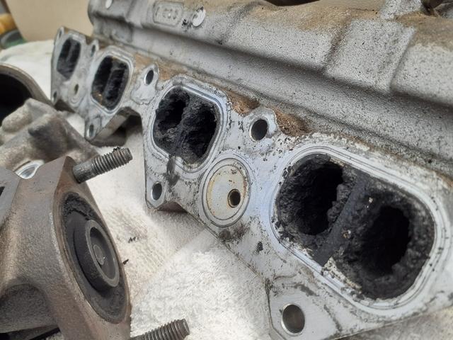 ボンゴトラック 　検無　車体売　オートマ　ディーゼル　４ナンバー　バックカメラ　２ＷＤ　簡易クレーン　Ｎｏｘ適合　ダブルタイヤ　積載８５０ｋｇ　３人乗り　作業灯（3枚目）