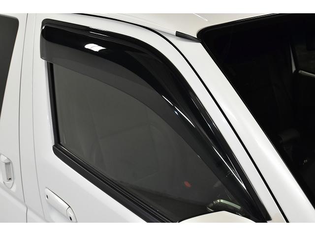 ハイエースバン スーパーＧＬ　ダークプライムＩＩ　デジタルインナーミラー／パノラミックビューモニター／ＡＬＰＩＮＥ１１インチナビ／天井スピーカー／ベッドキット／コートテクト／１４段式ショック／ドアハンドル・ドアミラー塗装／フロントスポイラー（13枚目）